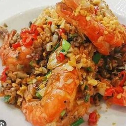 กุ้งคั่วพริกเกลือราดข้าว