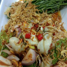 [อร่อยซ่ากับโค้ก] ยำหอยนางรมพริกเผา +  โค้ก ออริจินัล (กระป๋อง)