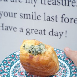 ปังผักโขมไส้ทะลัก