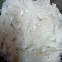 เส้นใหญ่ลวก