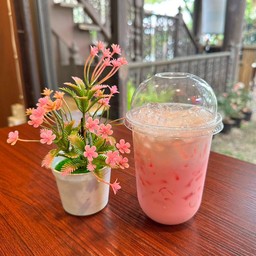 ชานม ชมพู (pink milk)