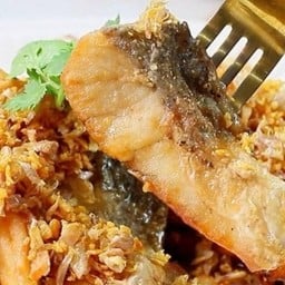 ข้าวกะพงทอดกระเทียม