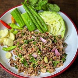 ก้อยเนื้อมะนาวดิบ