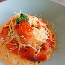 สปาเก็ตตี้ครีมพิ้งค์ซอส สโมคแซลมอน