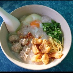 โจ๊กหมูกรอบใส่ไข่