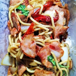 Spaghetti With Dried Chili And Bacon