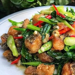 ข้าวราดกะพงผัดยอดคะน้า