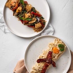 สปาเก็ตตี้ผัดขี้เมาทะเล ข้มข้นสไตล์ไทย และเฟตตูชินีคาร์โบนารา สายชีสห้ามพลาด