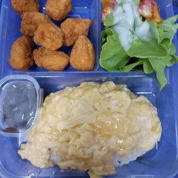 ข้าวไข่ข้นไก่ป๊อบ