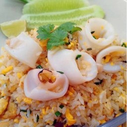 ข้าวผัดหมึก