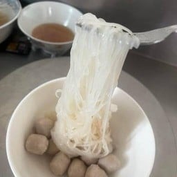 เส้นเล็กลวก