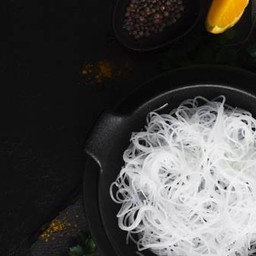 วุ้นเส้นลวก