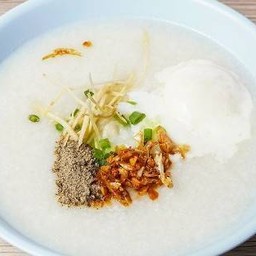 โจ๊กหมู เครื่องใน ใส่ไข่