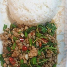 [อร่อยซ่ากับโค้ก] กะเพราหมูสับ +  โค้ก ออริจินัล (กระป๋อง)