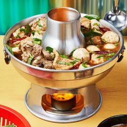 ต้มแซบลูกทุ่งหมู รวมมิตร