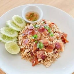 ข้าวผัดเบคอน
