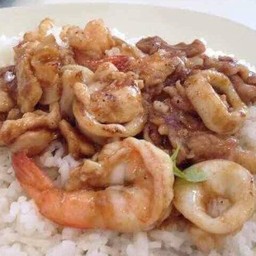 ข้าวทะเลกระเทียม