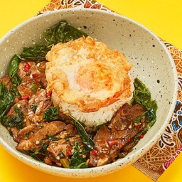 ข้าวกะเพราเนื้อตามใจฉันและไข่เป็ดดาวกรอบ เนื้อตุ๋น