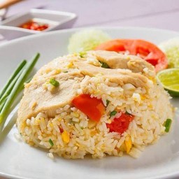 ข้าวผัดไก่