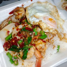 กระเพราทะเล ราดข้าว