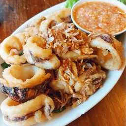 หมึกทอดกระเทียม