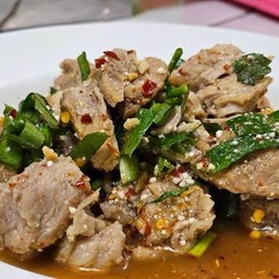 น้ำตกคอหมูย่าง