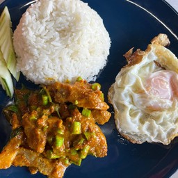 เครื่องแกงหมูกรอบ