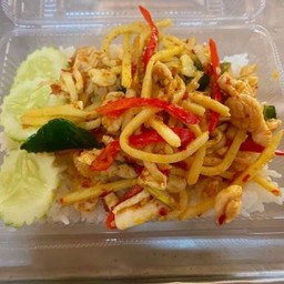 พริกแกงหน่อไม้เส้นราดข้าว