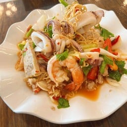 ยำมาม่าทะเล