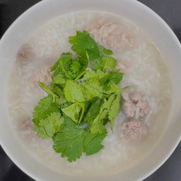 ข้าวต้มหมูสับ