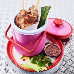 หมูนุ่มปิ้ง และข้าวเหนียว