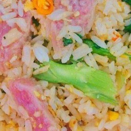 ข้าวผัดแหนม