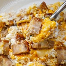 หมูกรอบไข่ยู่ยี่(ราดข้าว)