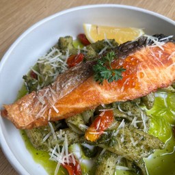 เพนเน่เพสโต้แซลมอนย่าง