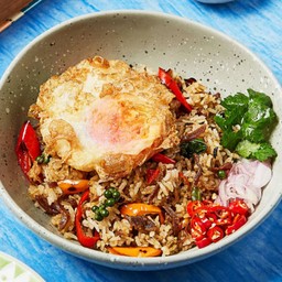 ข้าวผัดเนื้อเค็ม และไข่เป็ดทอดกรอบ