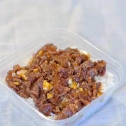 ข้าวราดเนื้อกะเทียม