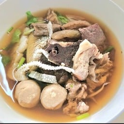 ก๋วยเตี๋ยวเนื้อเครื่องในรวม