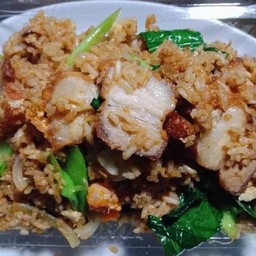 ข้าวผัดหมูกรอบโบราณ