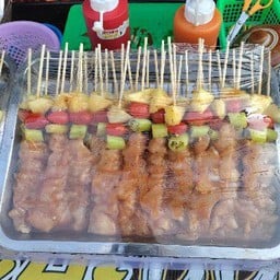 บาร์บีคิวไก่ ไม้ละ 20 มีหลังบ่ายสี่