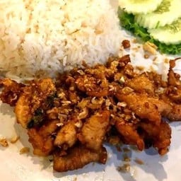 ข้าวหน้าไก่กระเทียม