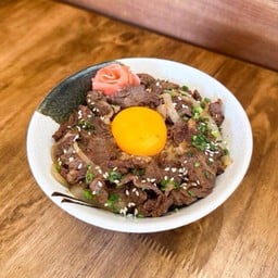 Lm  ข้าวหน้าเนื้อยากินิกุ  Us