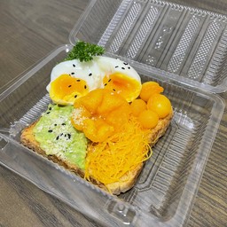 โทสต์อโวคาโดไข่ต้ม + ฝอยทอง