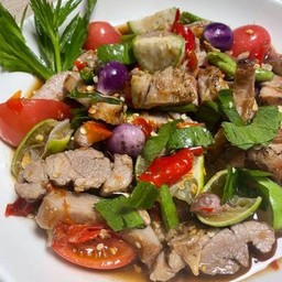 ตำเกาเหลาคอหมูย่าง (ไม่มีเส้นมะละกอ)