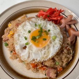 ข้าวผัดเพื่อนบ้าน