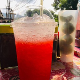 สตอเบอรี่โซดา