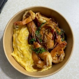 ข้าวกะเพรากุ้งไข่ข้น