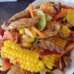 ตำข้าวโพดปลากรอบ