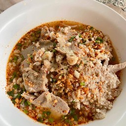 ก๋วยเตี๋ยวหมูต้มยำ ไม่ใส่เครื่องใน