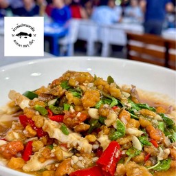 กระเพราไข่ปู