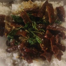 กระเพราเนื้อแดดเดียว